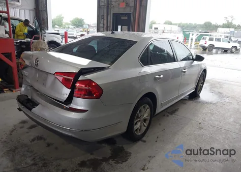 2016 Volkswagen Passat 1.8T S z USA, uszkodzony, nr VIN 1VWAS7A30GC031755